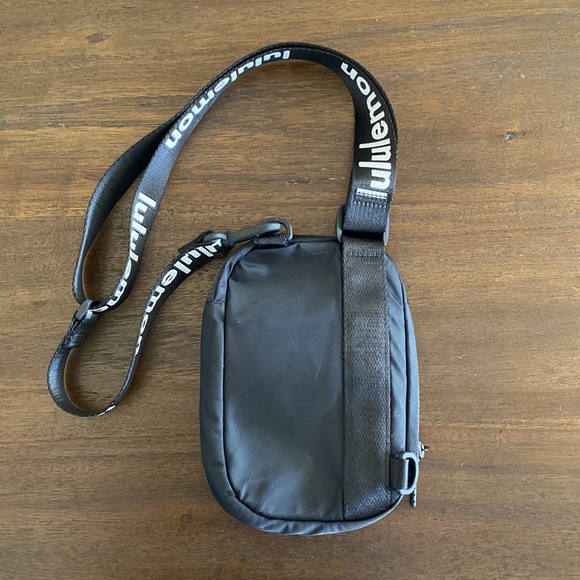lululemon athletica Bags Lululemon The Rest Is Written Crossbody